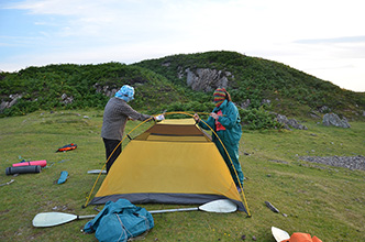 Устоновка палатки в условиях большой мошки